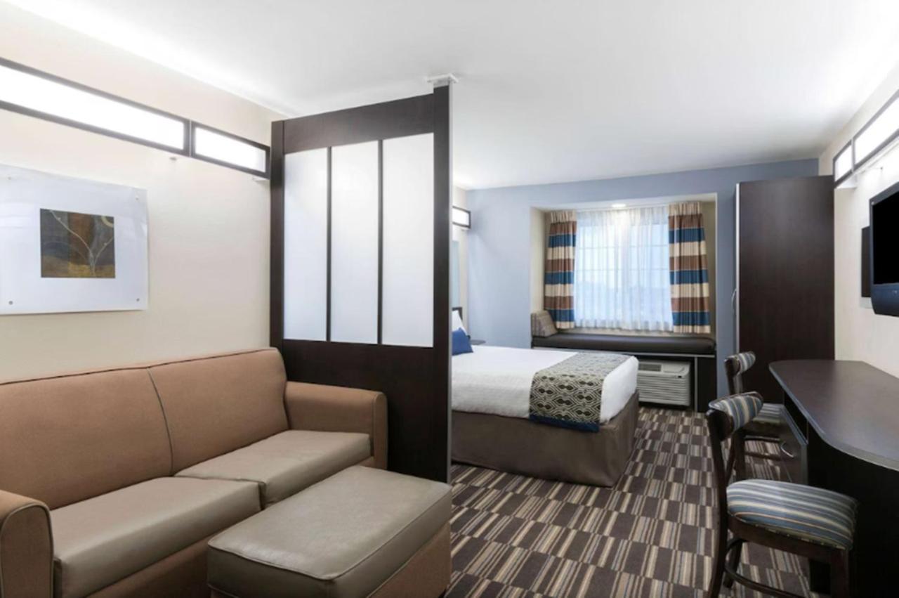Microtel Inn And Suites Baton Rouge Airport Extérieur photo
